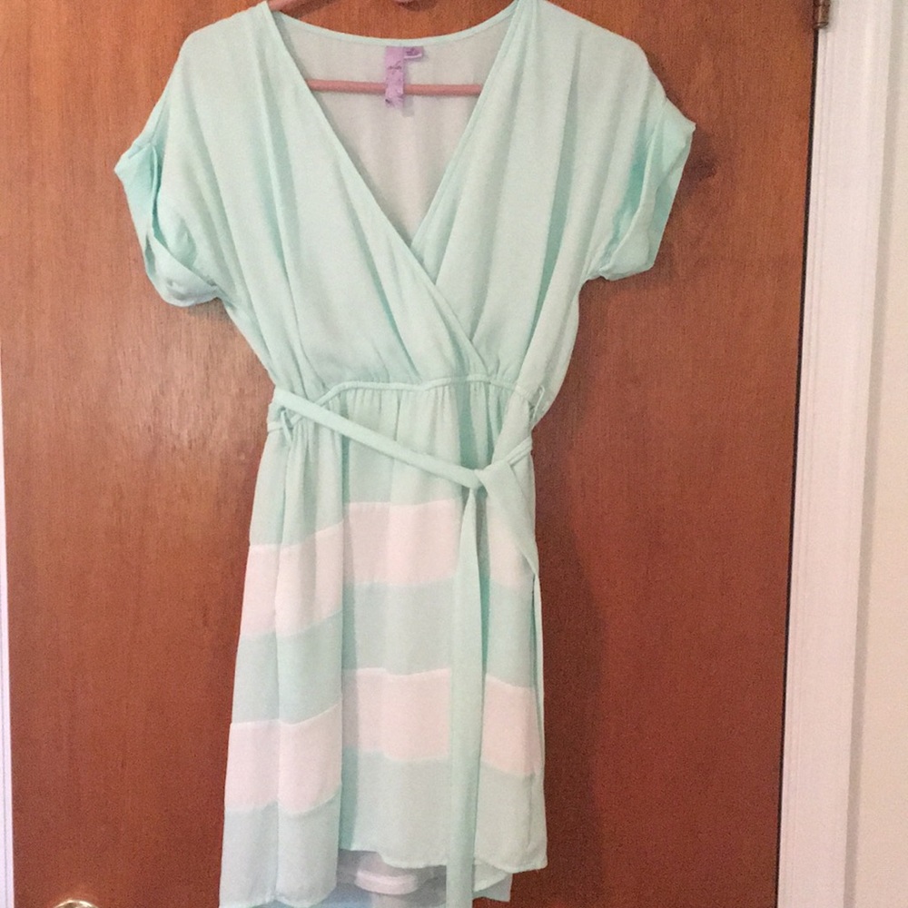 Mint green Francesca’s dress with fabric belt